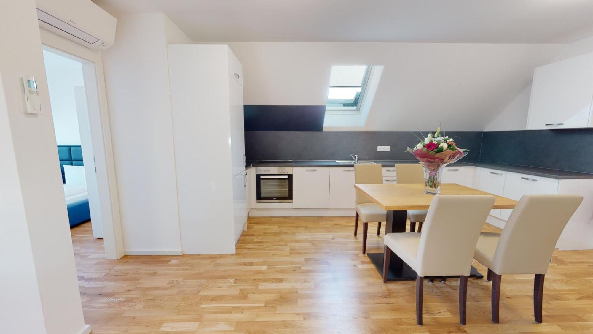 Alon Homes Vienna - Premium City Center Apartments Стая снимка